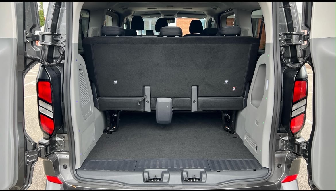 Ford Tourneo Custom thumbnail 3